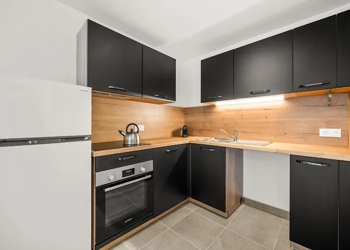 Val D'or, Moderne Et Famillial Pour 4 Personnes, Parking, Centre Gare Menton