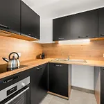 Val D'or, Moderne Et Famillial Pour 4 Personnes, Parking, Centre Gare 아파트