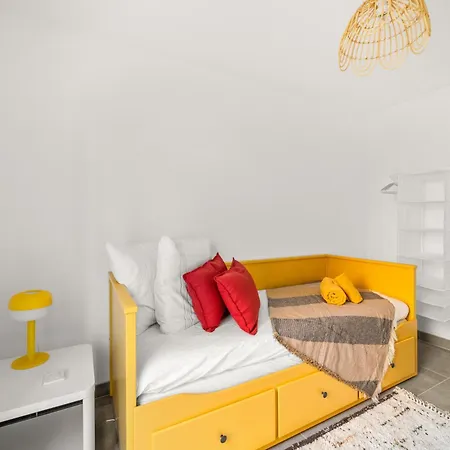 Val D'or, Moderne Et Famillial Pour 4 Personnes, Parking, Centre Gare * Μεντόν