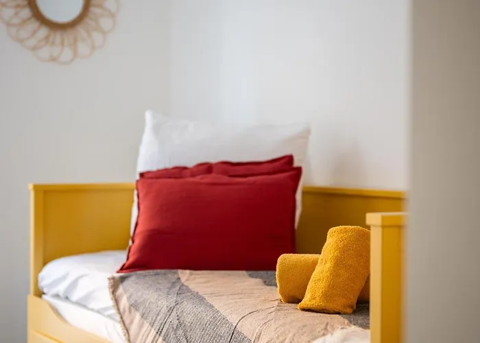 Val D'or, Moderne Et Famillial Pour 4 Personnes, Parking, Centre Gare アパート マントン